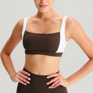 Berlook Activewear Dark Coffee Contrast-Trim Sports Bra